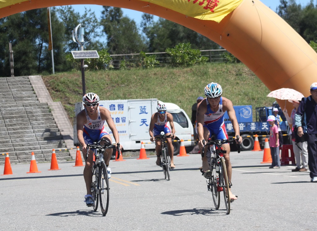 2024臺東巴歌浪超級鐵人三項賽及第六屆臺東活水湖長泳嘉年華，將於10月19、20日(六、日)在臺東森林公園活水湖舉辦