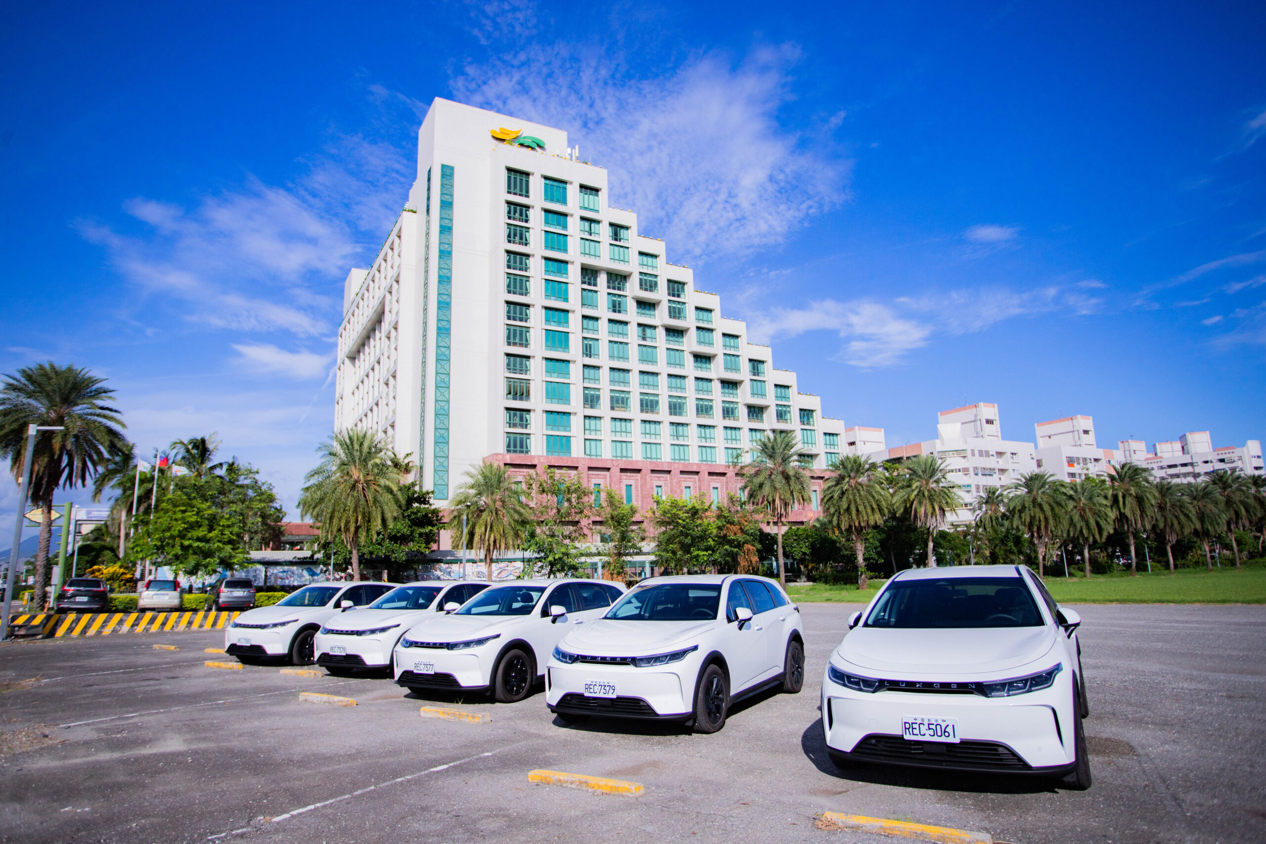 娜路彎大酒店積極響應環保趨勢，成為全台充電樁最多的飯店，並重磅推出『電動車住房專案』，引領綠色旅遊新風潮