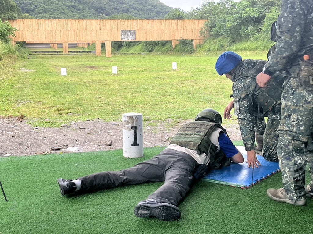 臺東首梯替代役備役役男實彈射擊訓練演訓，日前在太平營區靶場實施